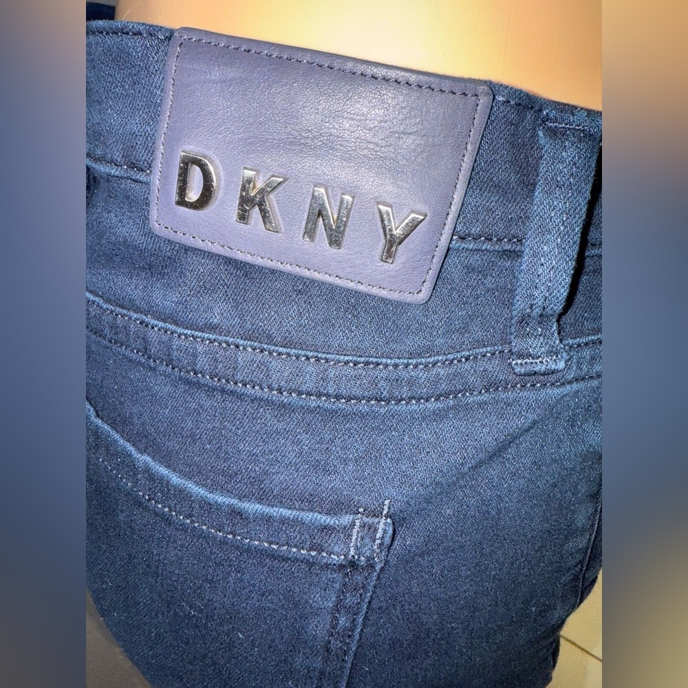 🌸HOST PICK🌸NEW DKNY Cropped Stairstep Jeans size 29 in navy - Picture 6 of 9
